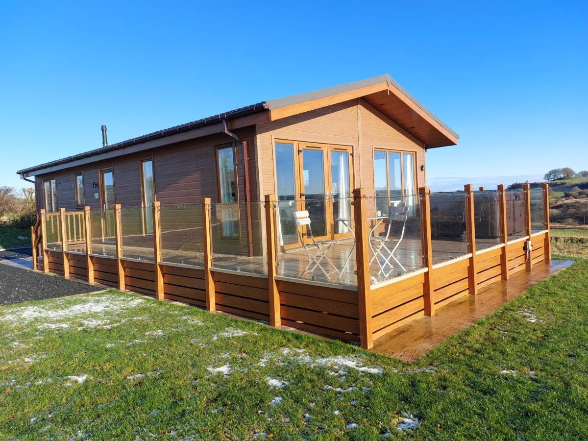 Luxury Family Beechwood Lodge With Hot Tub Lochwinnoch Exterior foto